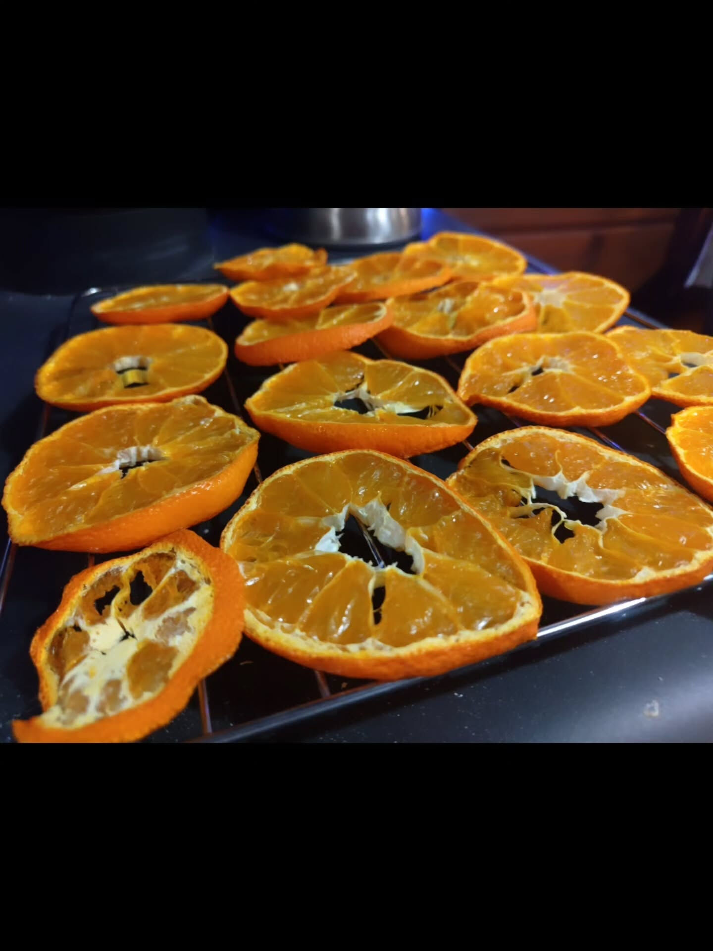 完成する前に味見でどんどんなくなっていくドライみかん🍊