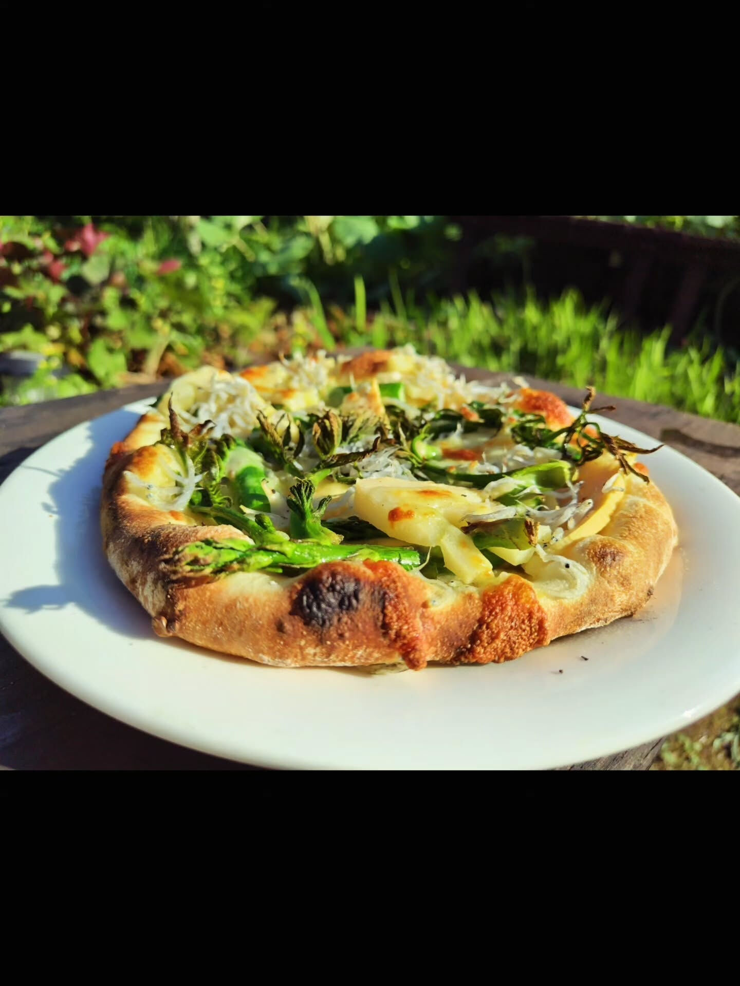 明日のオープンガーデンに向けて仕込み中🍕